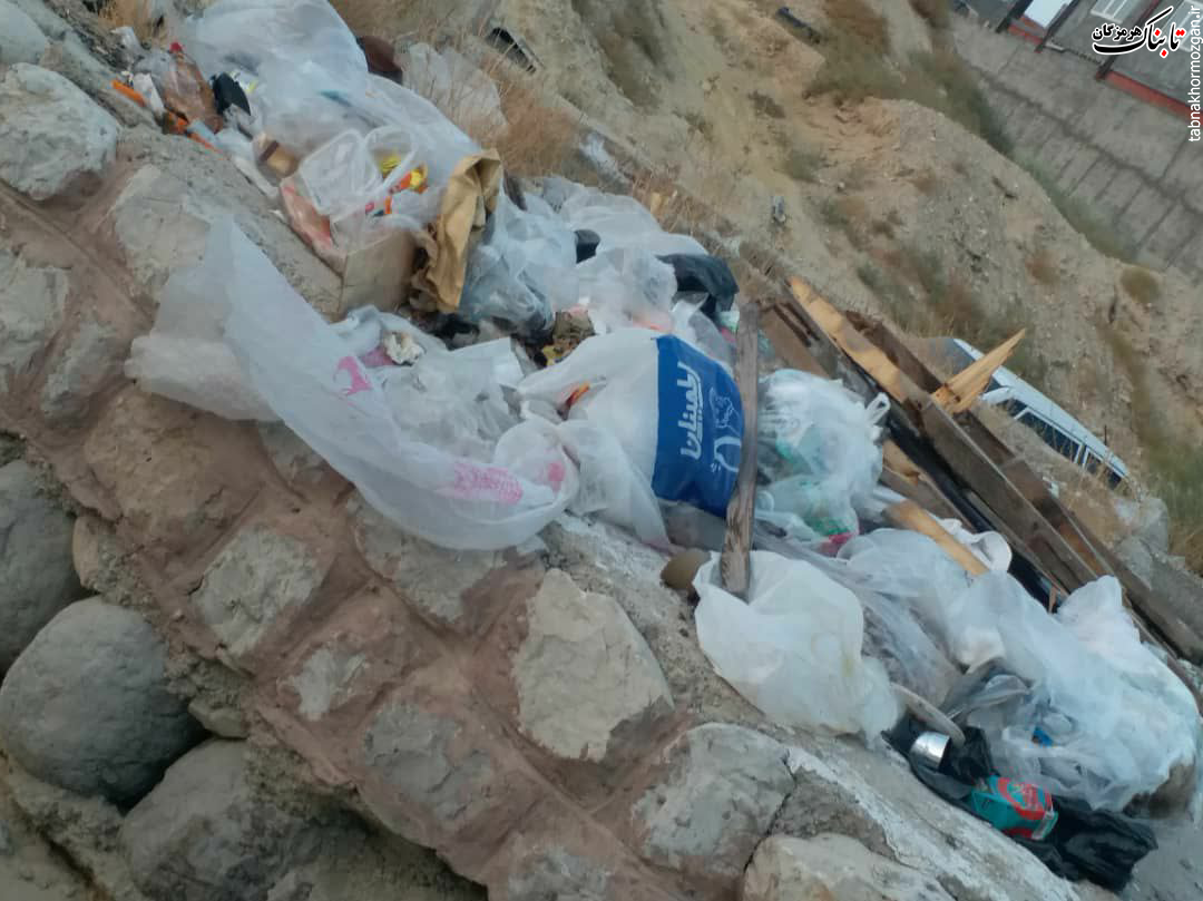 وضعیت جمع‌آوری زباله شهرک گلستان مجتمع بهاران جنب مهرگان