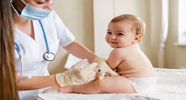 با مراجعه به دکتر متخصص اطفال در اصفهان نگران درمان کودک خود نباشید
