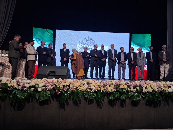 &laquo;فروشکست&raquo; و &laquo;آن روی سگش&raquo; نمایندگان اصفهان در جشنواره بین&zwnj;المللی تئاتر فجر